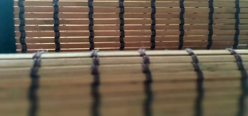 Image of a wavy window shade