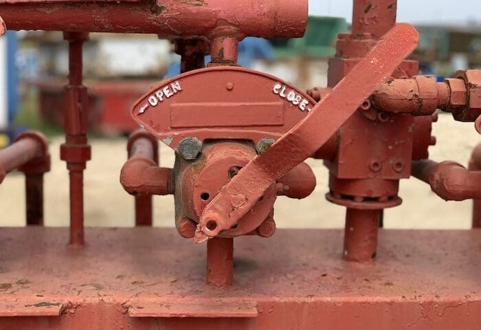 Gas device with an on and off setting