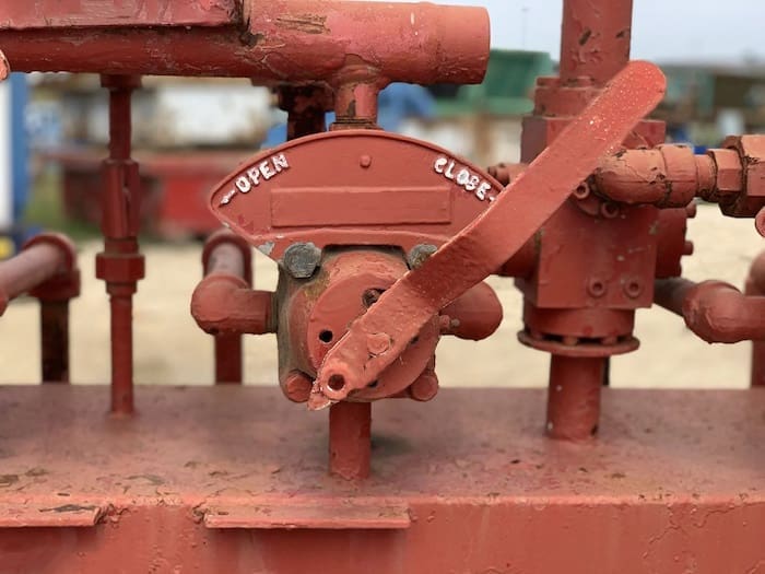 Gas device with an on and off setting